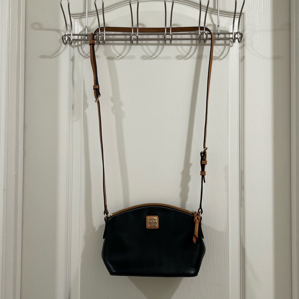 Dooney and Bourke cross body purse